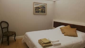 1 chambre, lit parapluie, Wi-Fi gratuit, draps fournis