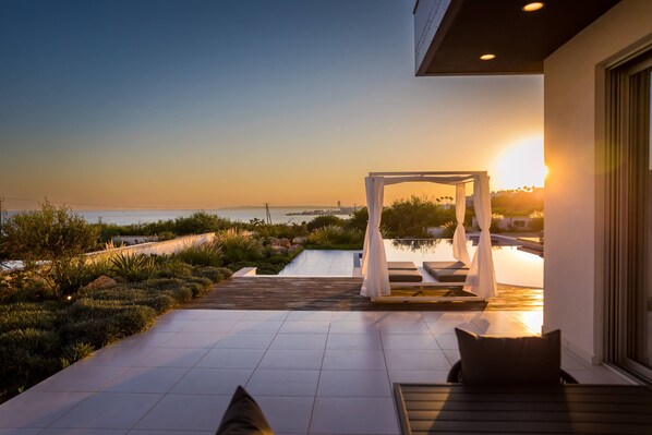 Pool - Love Bridge Seaview Villa - Villa 3 (Ayia Napa)