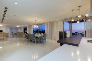 Dining - Sea Pearl Beachfront Villas (Ayia Napa)