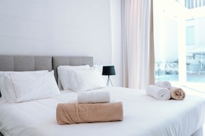 6 bedrooms, iron/ironing board, free WiFi, bed sheets