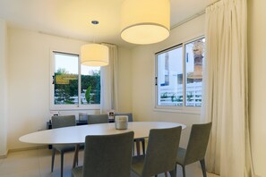 Dining - Pernera Family Villas (Paralimni)