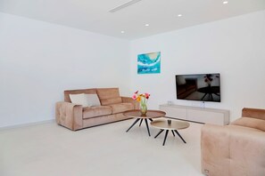 TV - Sunrise Seaview Villas (Paralimni)