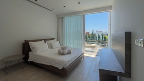 3 室のベッドルーム、アイロン / アイロン台、WiFi (無料)、ベッドシーツ