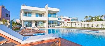 Vivo Mare 5 Bedroom Seaview Villa