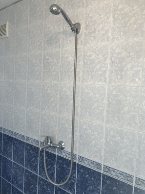 Handtücher, Seife, Toilettenpapier