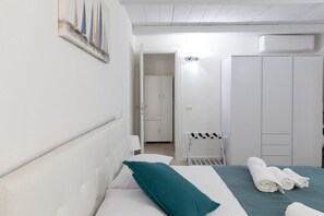 1 chambre, fer et planche à repasser, Wi-Fi, literie fournie