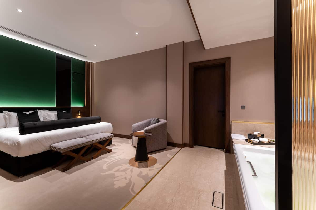 Royal-Suite | 1 Schlafzimmer, hochwertige Bettwaren, Daunenbettdecken