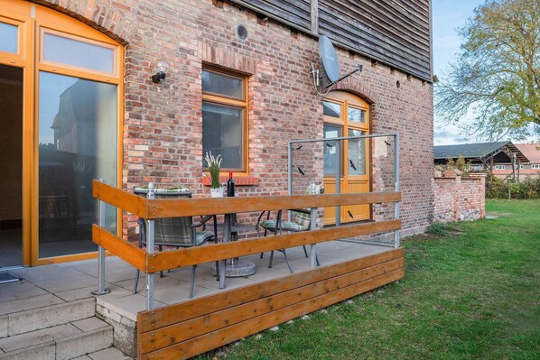 Outdoor dining - Der Schlosshof - Urlaub in Historischer Umgebung (Pudagla/Usedom)