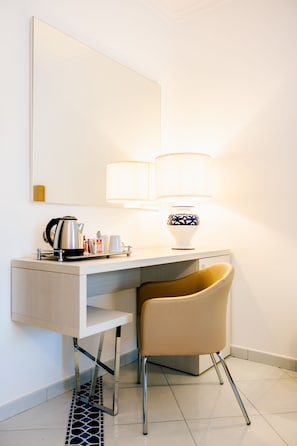 Double or Twin Room, Sea View | Minibar, in-room safe, desk, iron/ironing board - Villa Sant'Alfonso (Scala)