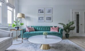 Living area - Elysian House-Kensington Serviced Apts (London)