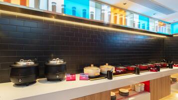 包每日自助早餐