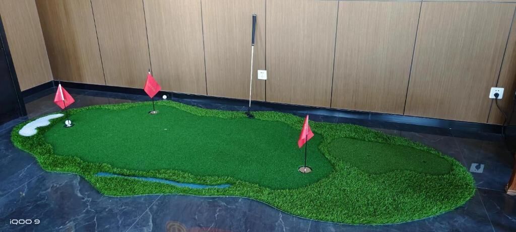 Mini-golf