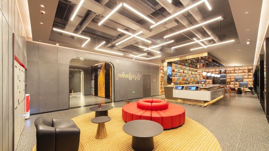 ibis Jiaodong Airport EMU Town Store