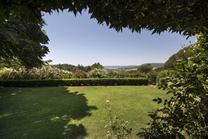 Property grounds - Villa Calandrina - Panoramic villa with large garden in Trevignano Romano (Sutri)