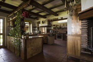 Bar (on property) - Villa Calandrina - Panoramic villa with large garden in Trevignano Romano (Sutri)