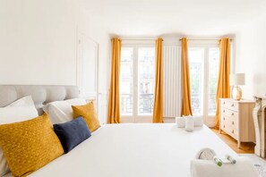 3 bedrooms, desk, iron/ironing board, free WiFi