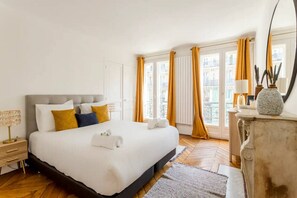 3 slaapkamers, een bureau, een strijkplank/strijkijzer, gratis wifi