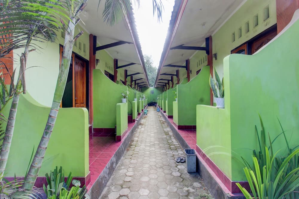 OYO Life 92829 Kos Insan Madani