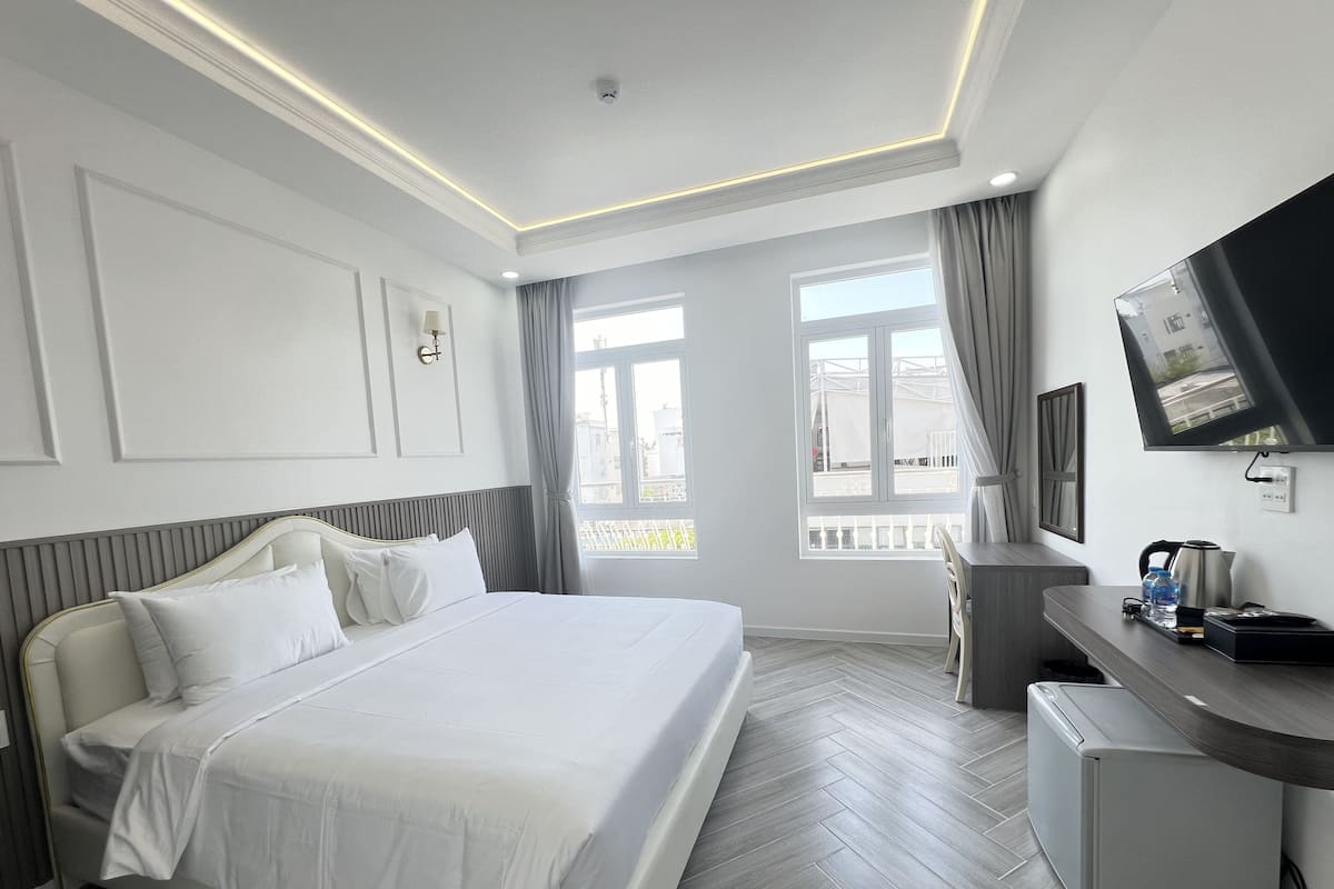 Deluxe Double Room | Premium bedding, minibar, individually decorated, individually furnished