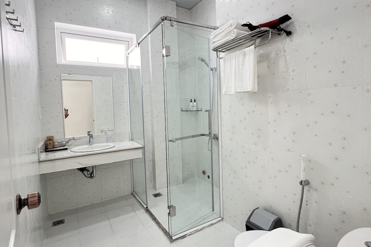 Superior Double Room | Bathroom | Shower, hydromassage showerhead, designer toiletries, hair dryer