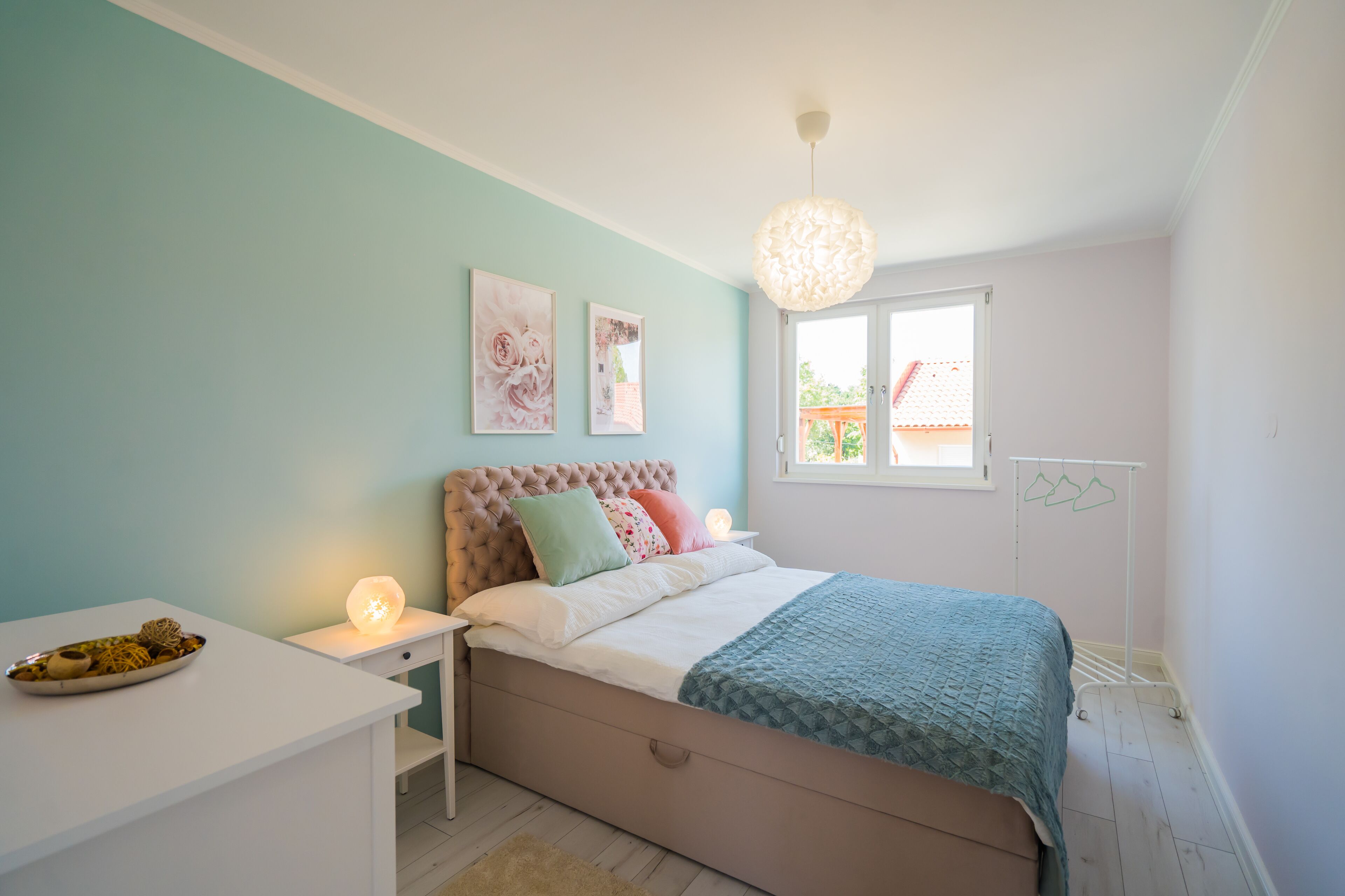 2 habitaciones, tabla de planchar con plancha, wifi y ropa de cama 