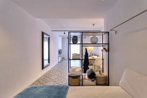 Studio | Desk, laptop workspace, free cots/infant beds, free WiFi