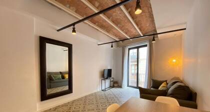 Liceu Apartments by gaiarooms