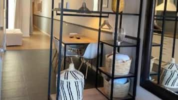 Studio | Wohnbereich | Fernseher