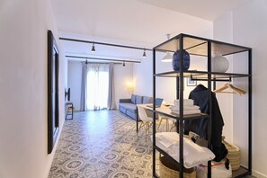 Studio | Living area | TV