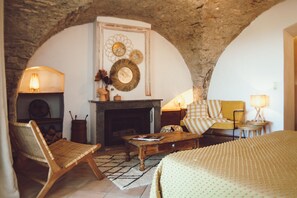 1 bedroom, iron/ironing board, Internet, bed sheets - L’Ostal Bestòrt, Studio-terrasse with view, STUDIO (Vézénobres)