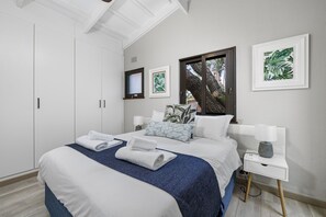 Villa – classic, 3 soverom, hageutsikt | 3 soverom, safe på rommet, strykejern/-brett og wi-fi (inkludert)