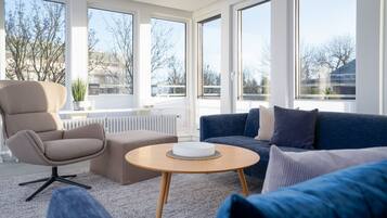 Fernseher, Stereoanlage