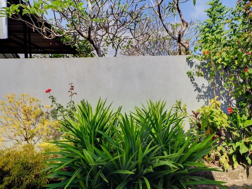 OYO Life 92838 Kost Ibu Surya