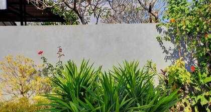 OYO Life 92838 Kost Ibu Surya