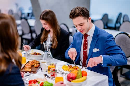 Tägliches kontinentales Frühstück gegen Gebühr
