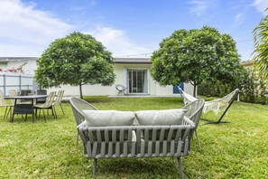 屋外ダイニングエリア