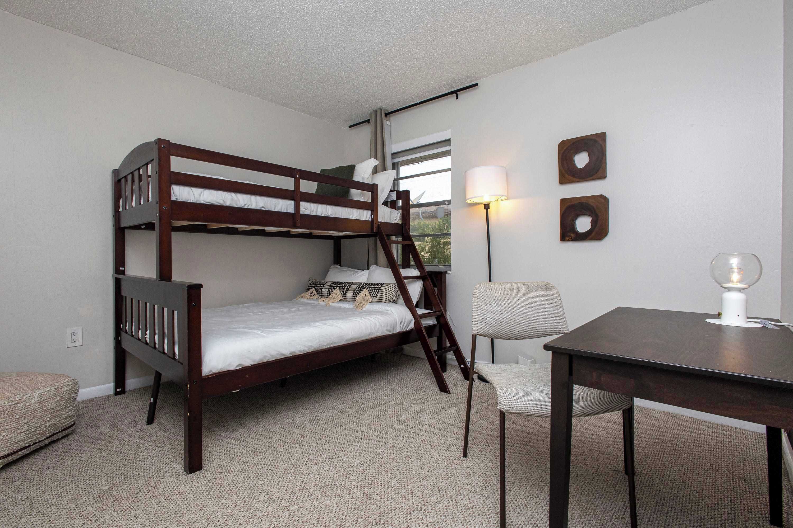 3 bedrooms, desk, iron/ironing board, travel crib