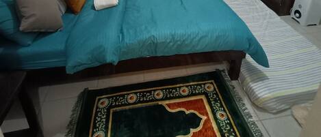 1 habitación, tabla de planchar con plancha, wifi y ropa de cama