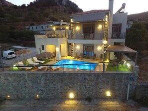 Front of property - Vila Kali Sykia (Agios Vasileios)