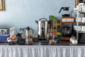 Free daily buffet breakfast - Hotel William (Prague)