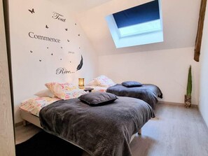 2 bedrooms, free WiFi, bed sheets