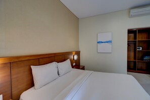 Bed sheets - OYO Life 92852 Singgah Hotel Legian (Seminyak)