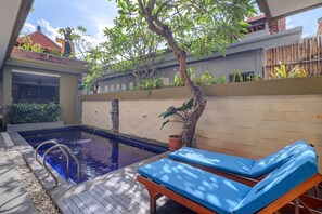 Outdoor pool - OYO Life 92852 Singgah Hotel Legian (Seminyak)