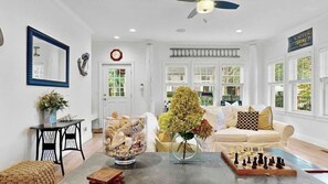 電視、壁爐、書籍、 辦公室