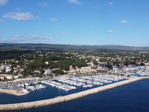 Marina - Beachside Apartment with A/C & Terraces – 4 Guests (Saint-Cyr-sur-Mer)