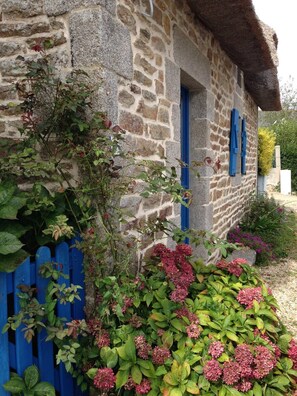 Exterior detail - Chaumière Typiquement Bretonne (Concarneau)