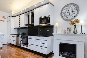 Microwave, oven, stovetop, dishwasher