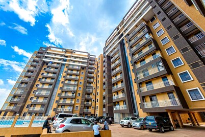 Pool, Gym, Wi-Fi, City View 2BR Condo in Kololo, Kampala