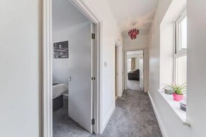 Interior - Spacious One bed, Stratford, Westfields, London (London)