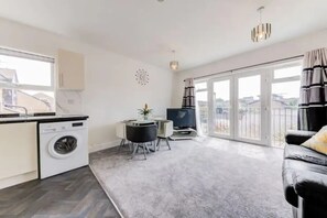 Interior - Spacious One bed, Stratford, Westfields, London (London)